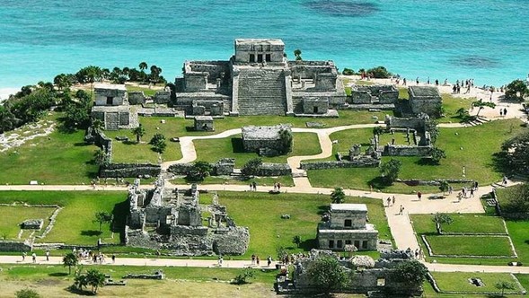 vista aerea de la zona arqueológica de tulum